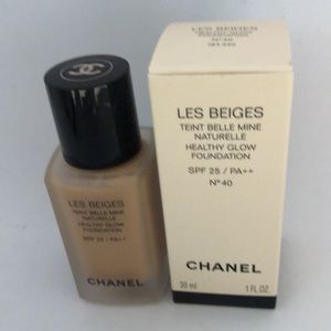 CHANEL No 40 LES BEIGES HEALTHY GLOW FOUNDATION